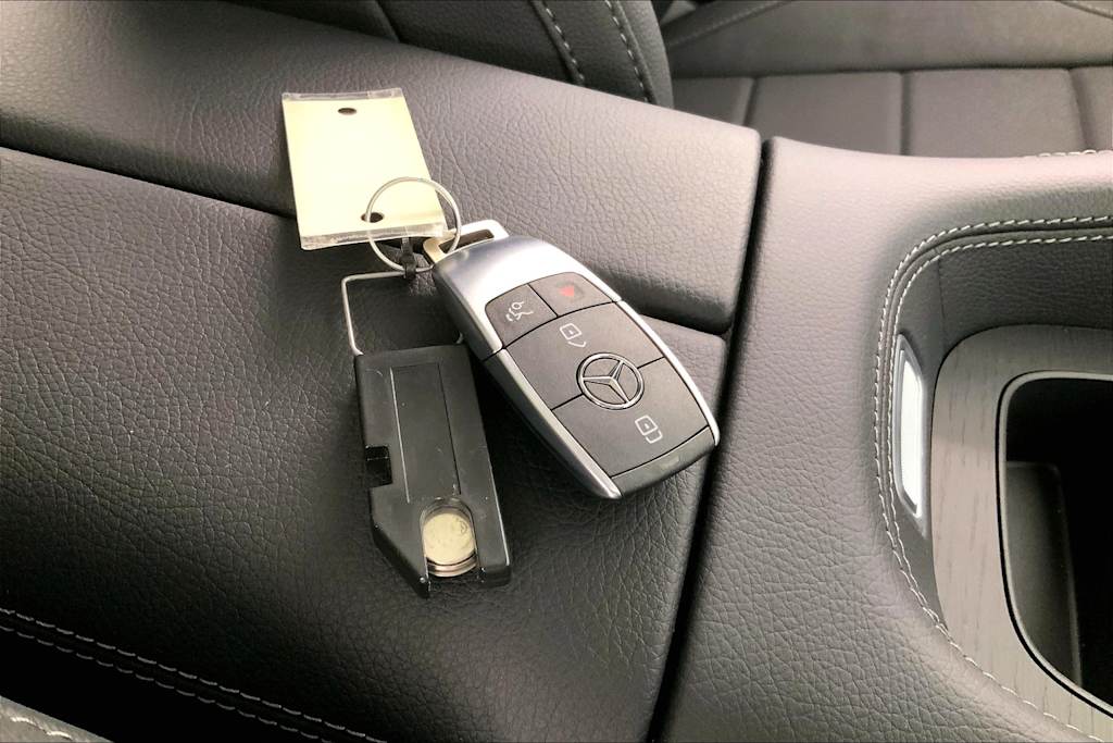 Thumbnail: 2026 Mercedes-Benz GLE - 16