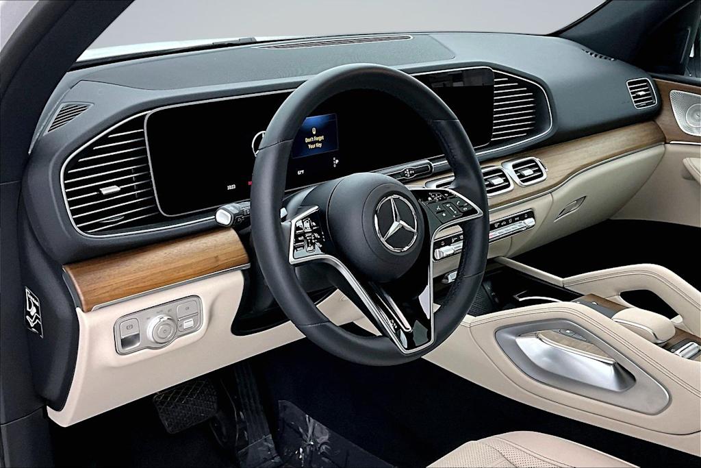 Thumbnail: 2026 Mercedes-Benz GLE - 2