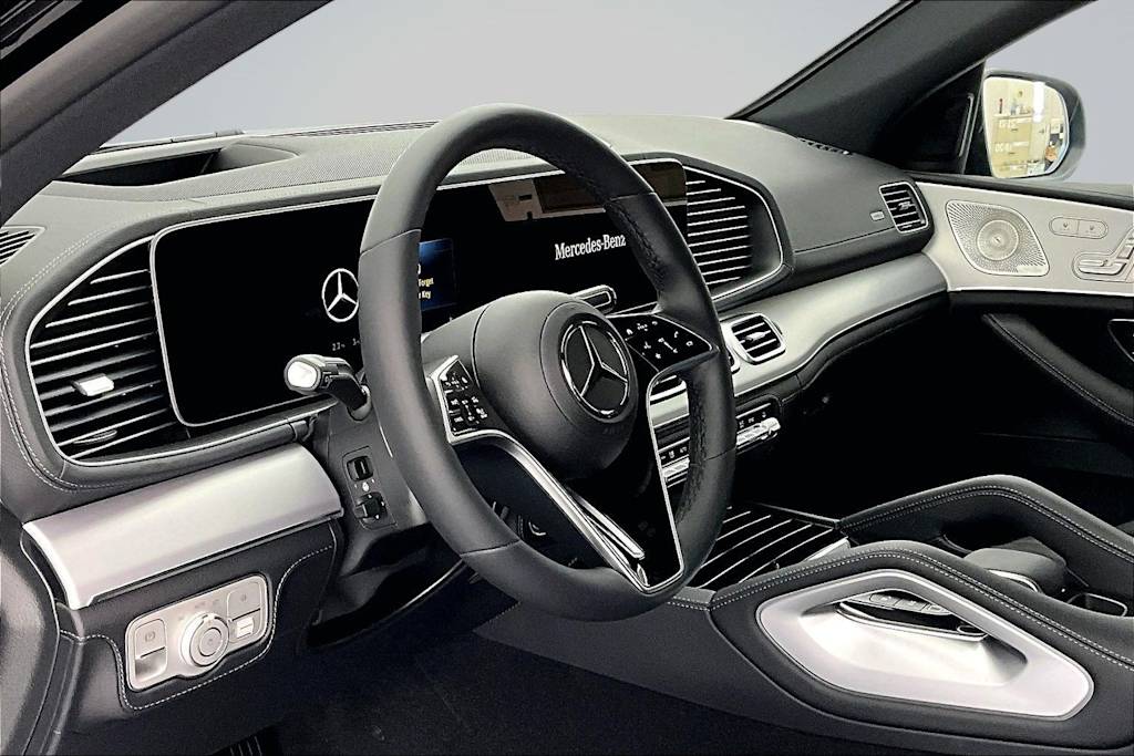 Thumbnail: 2026 Mercedes-Benz GLE - 2