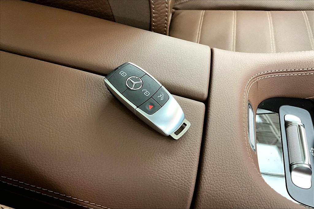 Thumbnail: 2026 Mercedes-Benz GLS - 21