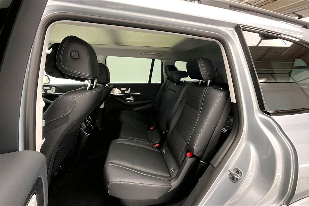 Thumbnail: 2026 Mercedes-Benz GLS - 21