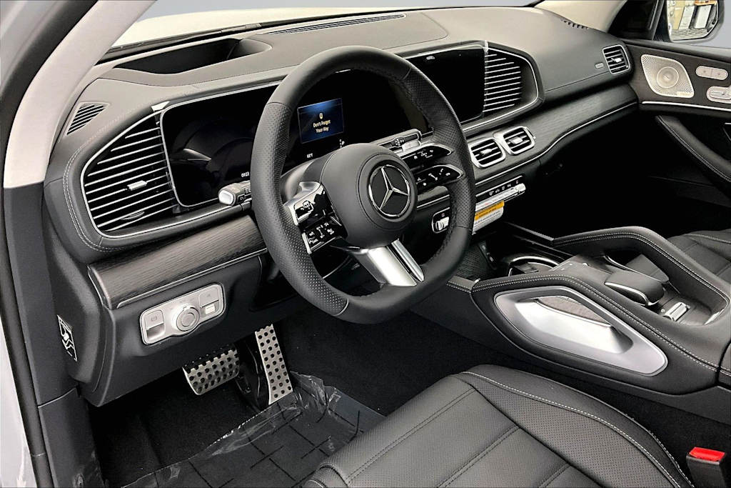 Thumbnail: 2026 Mercedes-Benz GLS - 2