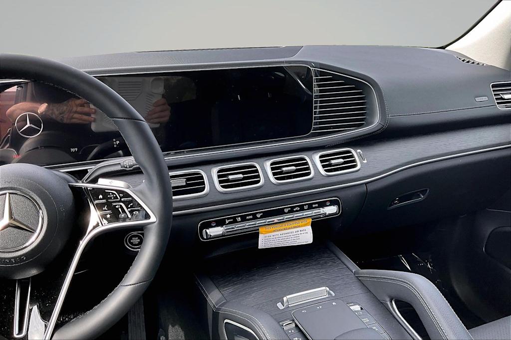 Thumbnail: 2026 Mercedes-Benz GLS - 15