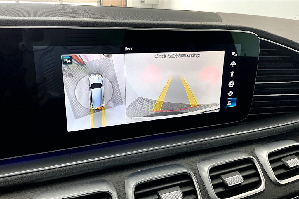 Thumbnail: 2022 Mercedes-Benz GLS - 22