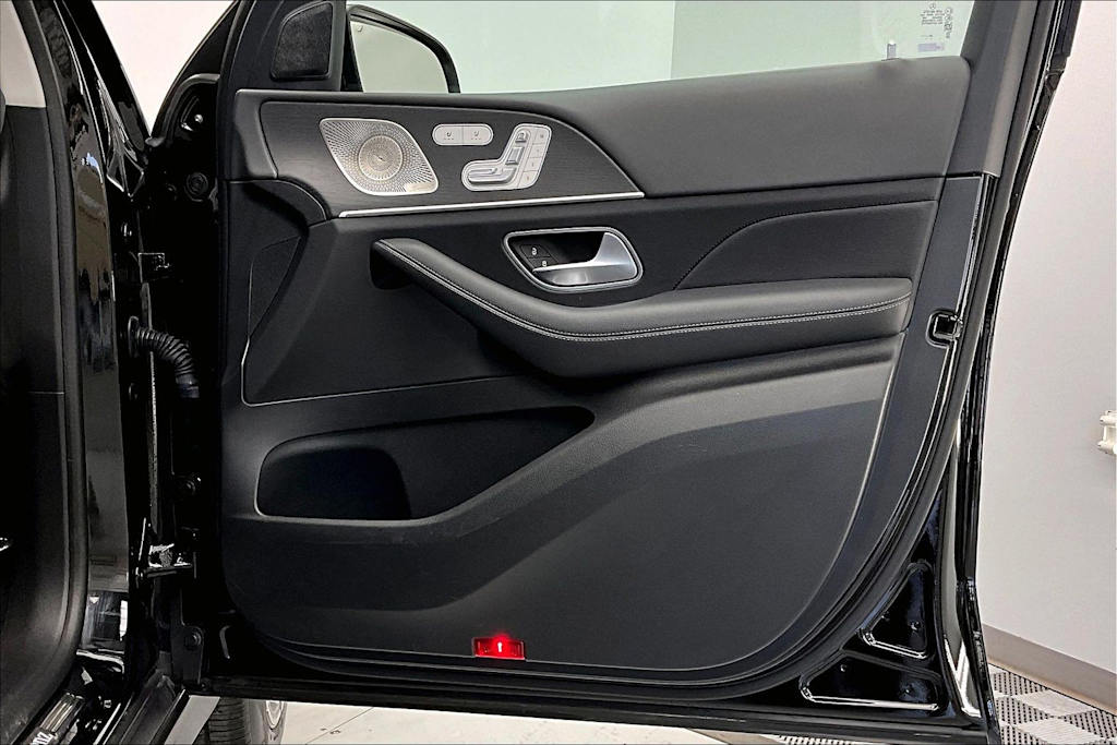 Thumbnail: 2024 Mercedes-Benz GLS - 25