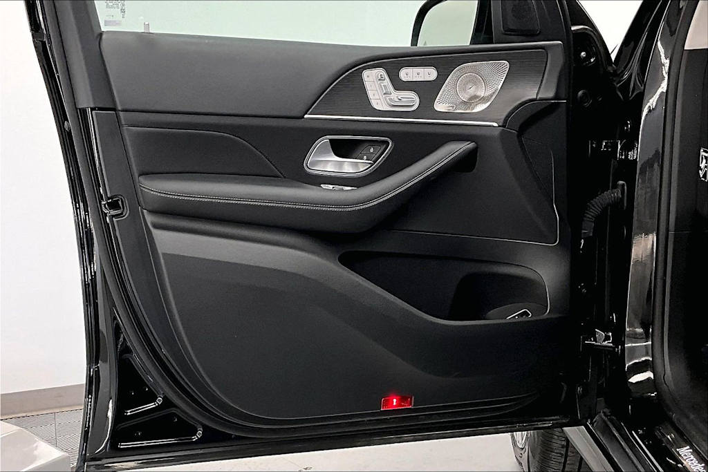 Thumbnail: 2024 Mercedes-Benz GLS - 24