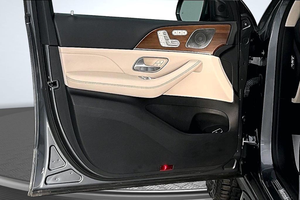 Thumbnail: 2021 Mercedes-Benz GLS - 24