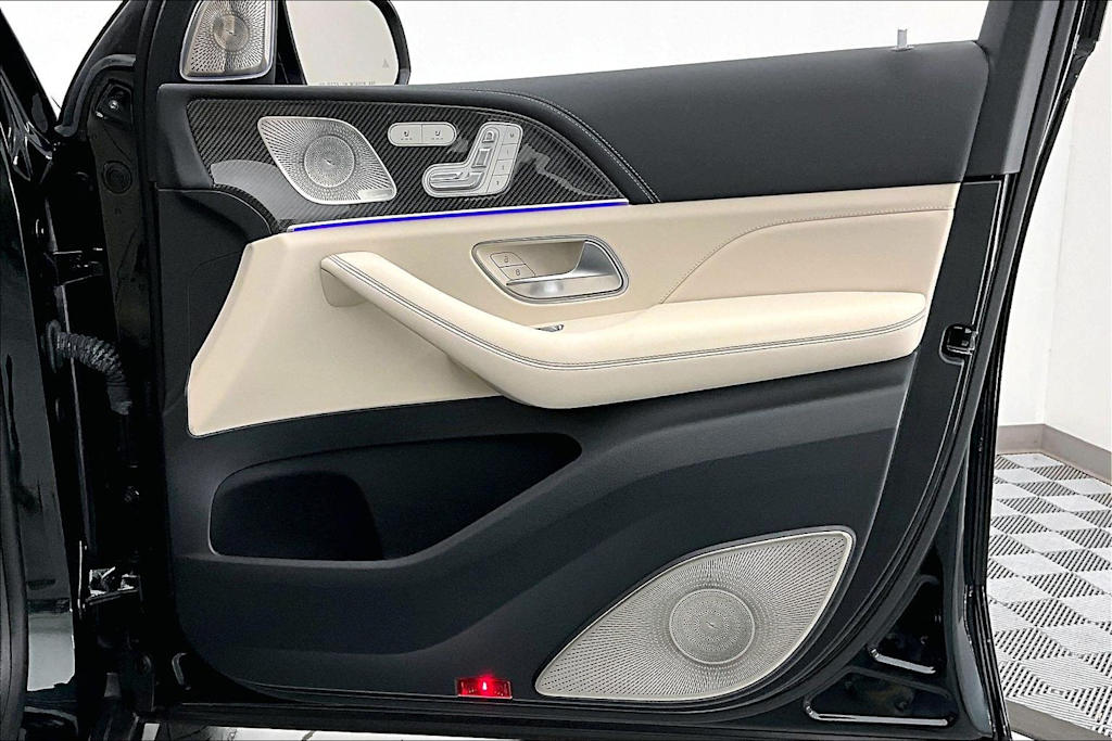 Thumbnail: 2023 Mercedes-Benz GLS - 24