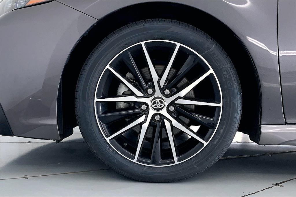 Thumbnail: 2021 Toyota Camry - 8