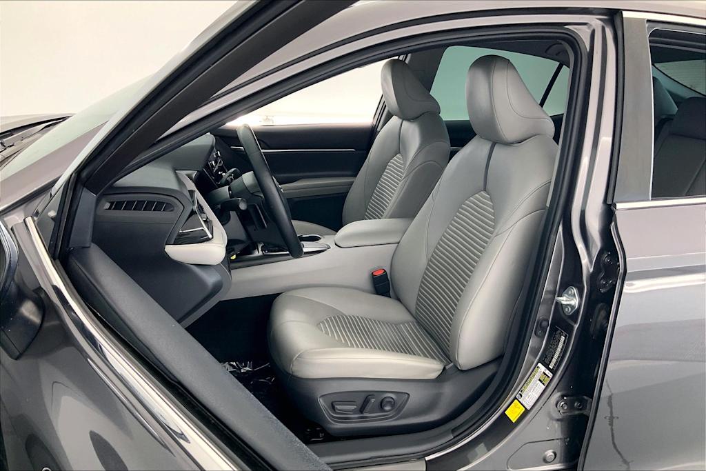 Thumbnail: 2021 Toyota Camry - 11