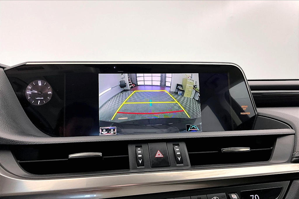 Thumbnail: 2019 Lexus ES - 22