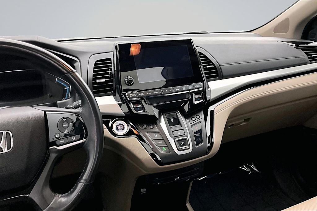 Thumbnail: 2018 Honda Odyssey - 15