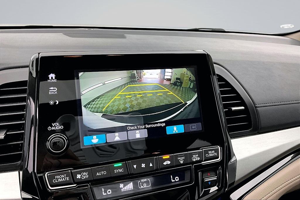 Thumbnail: 2018 Honda Odyssey - 16