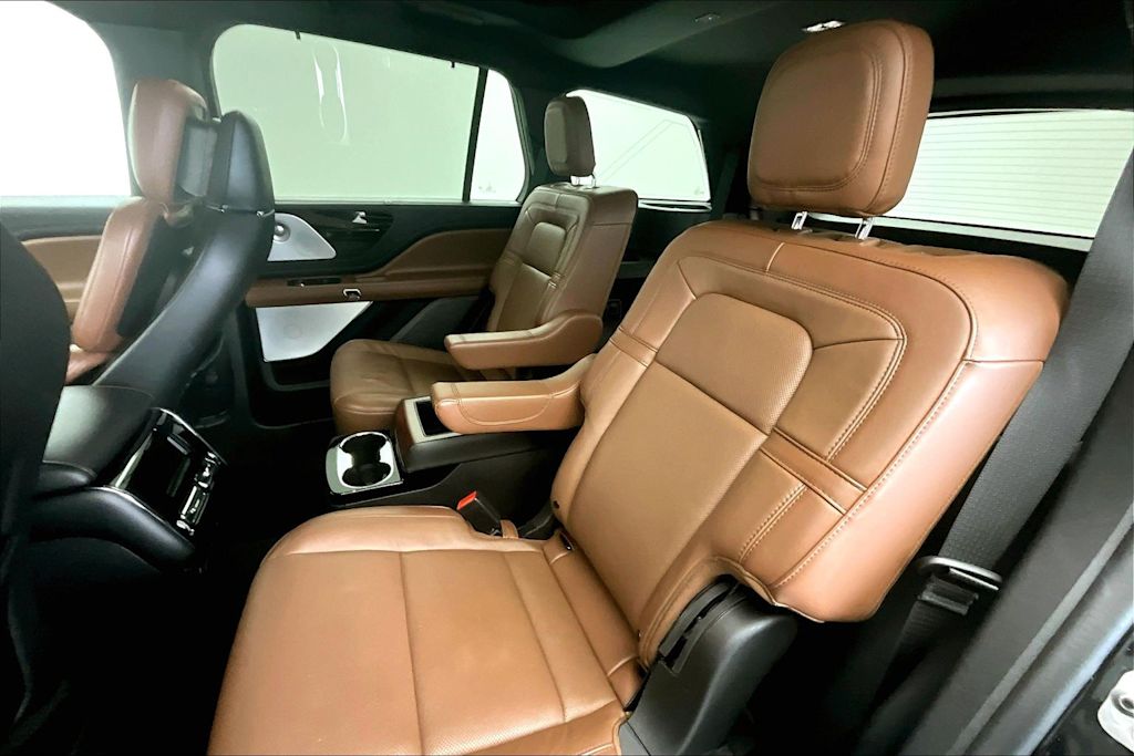 Thumbnail: 2023 Lincoln Aviator - 20
