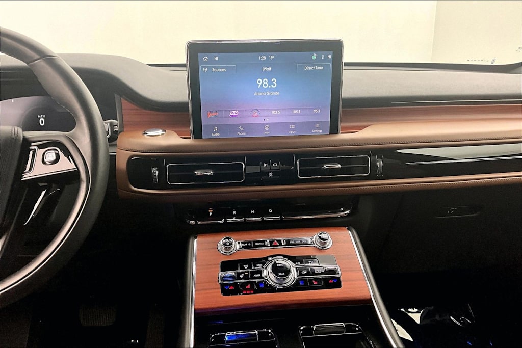 Thumbnail: 2023 Lincoln Aviator - 13