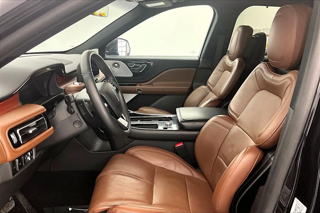Thumbnail: 2023 Lincoln Aviator - 9