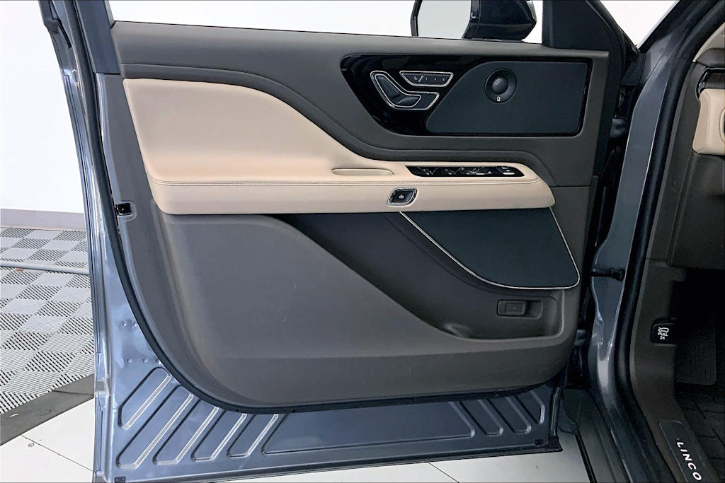 2022 Lincoln Aviator Reserve 24