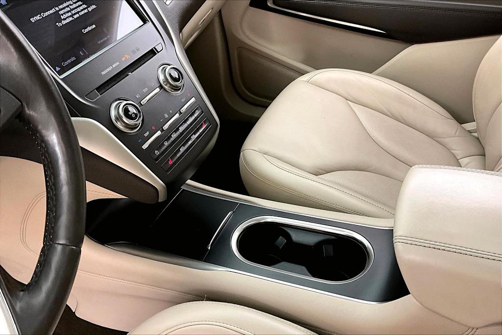 Thumbnail: 2019 Lincoln MKC - 16