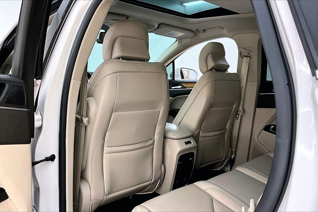 Thumbnail: 2019 Lincoln MKC - 13