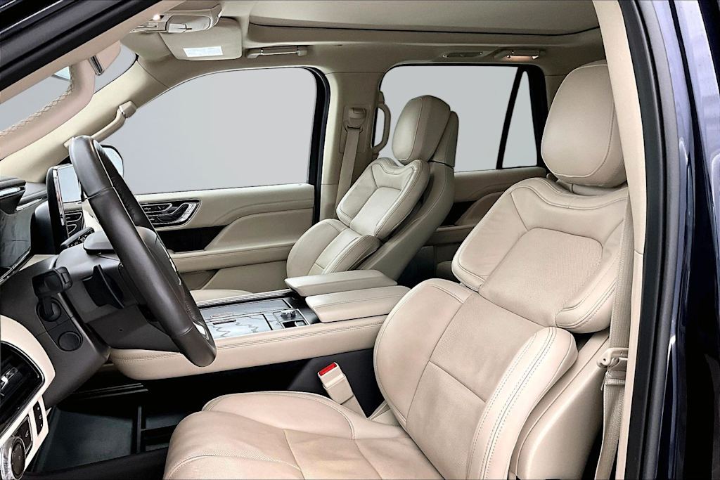 Thumbnail: 2021 Lincoln Navigator - 10