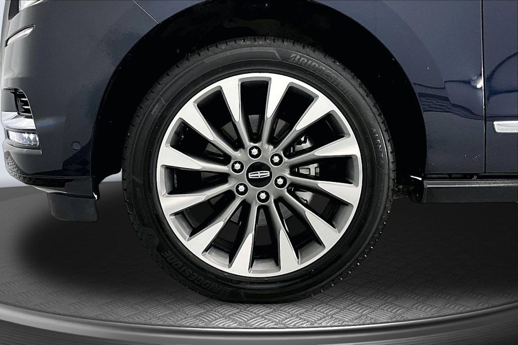 Thumbnail: 2021 Lincoln Navigator - 7