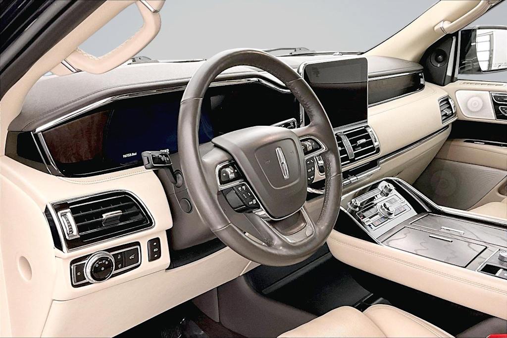 Thumbnail: 2021 Lincoln Navigator - 2