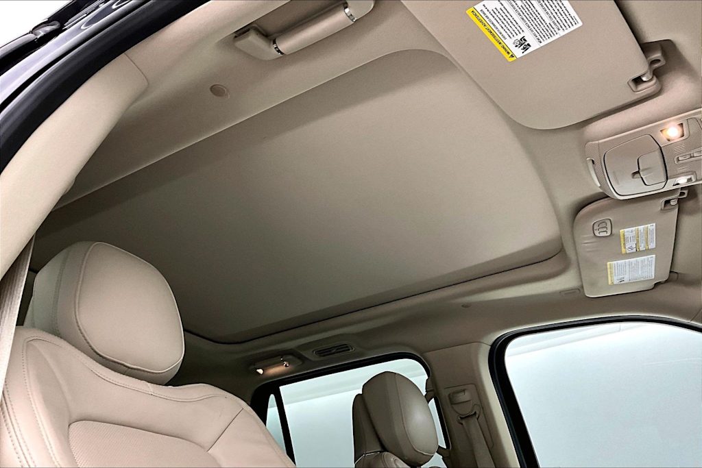 Thumbnail: 2021 Lincoln Navigator - 23
