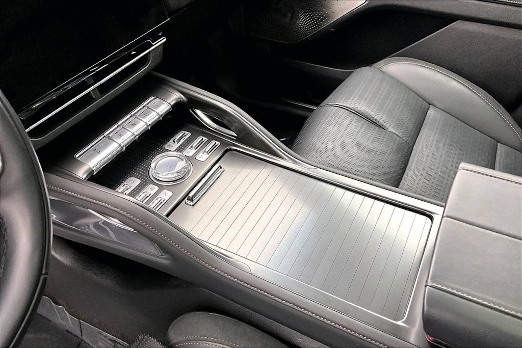 Thumbnail: 2024 Lincoln Nautilus - 15