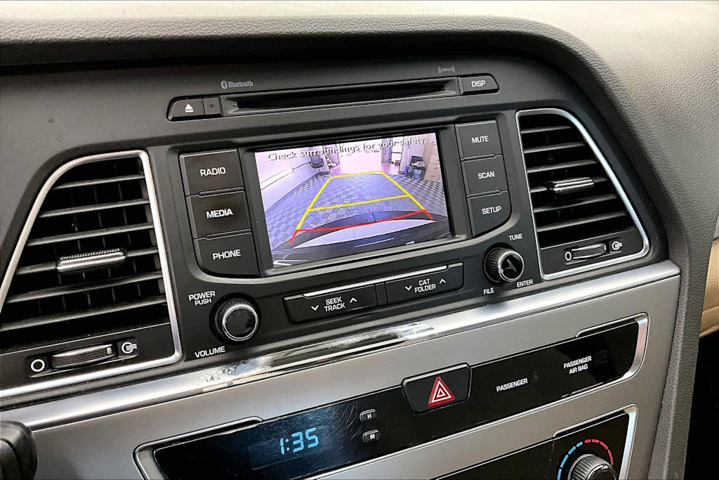 Thumbnail: 2015 Hyundai Sonata - 16