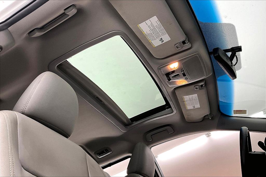 Thumbnail: 2017 Toyota Sienna - 23