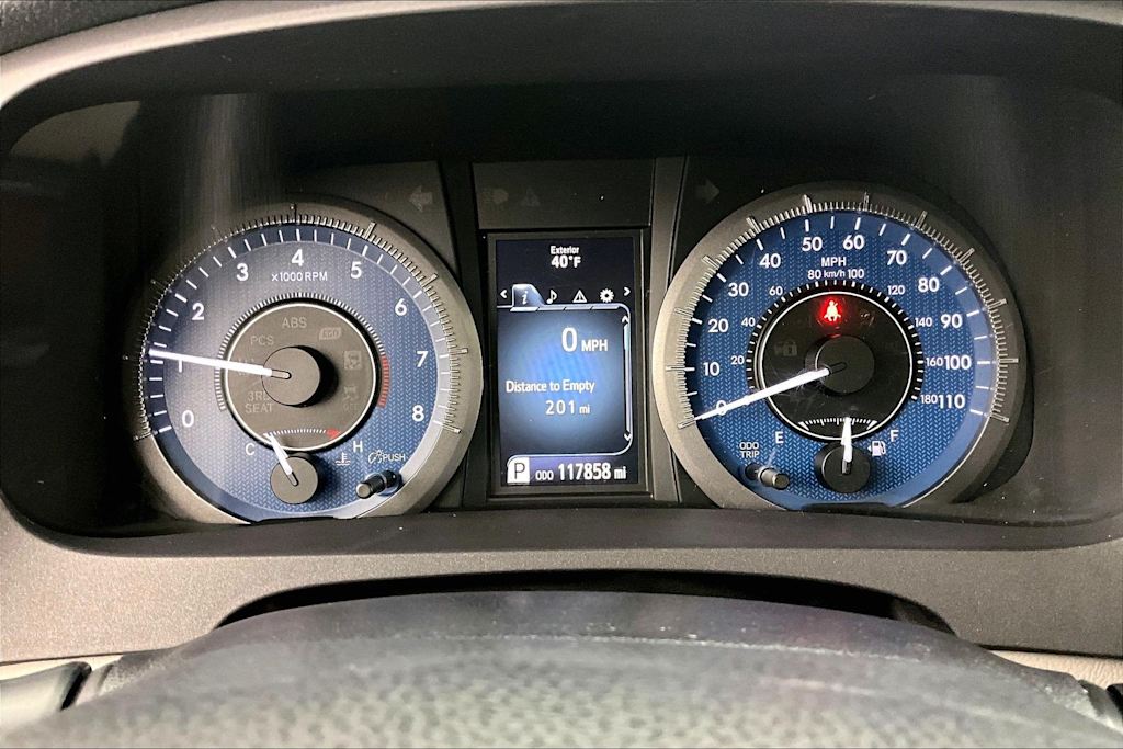 Thumbnail: 2017 Toyota Sienna - 17