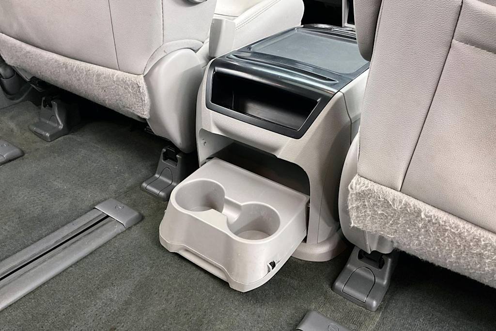 Thumbnail: 2017 Toyota Sienna - 30