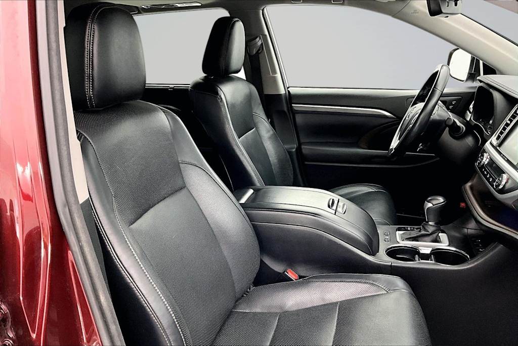 Thumbnail: 2017 Toyota Highlander - 12