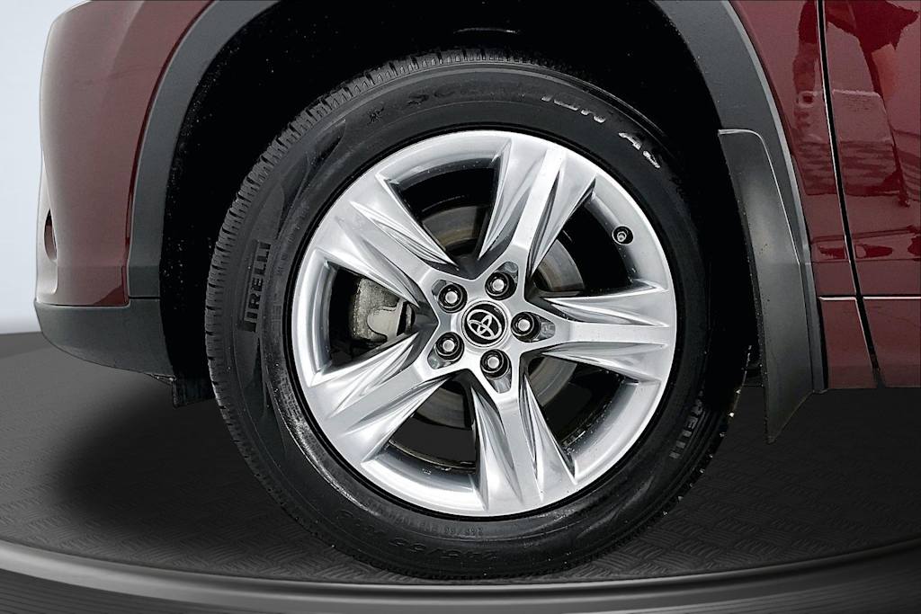 Thumbnail: 2017 Toyota Highlander - 8