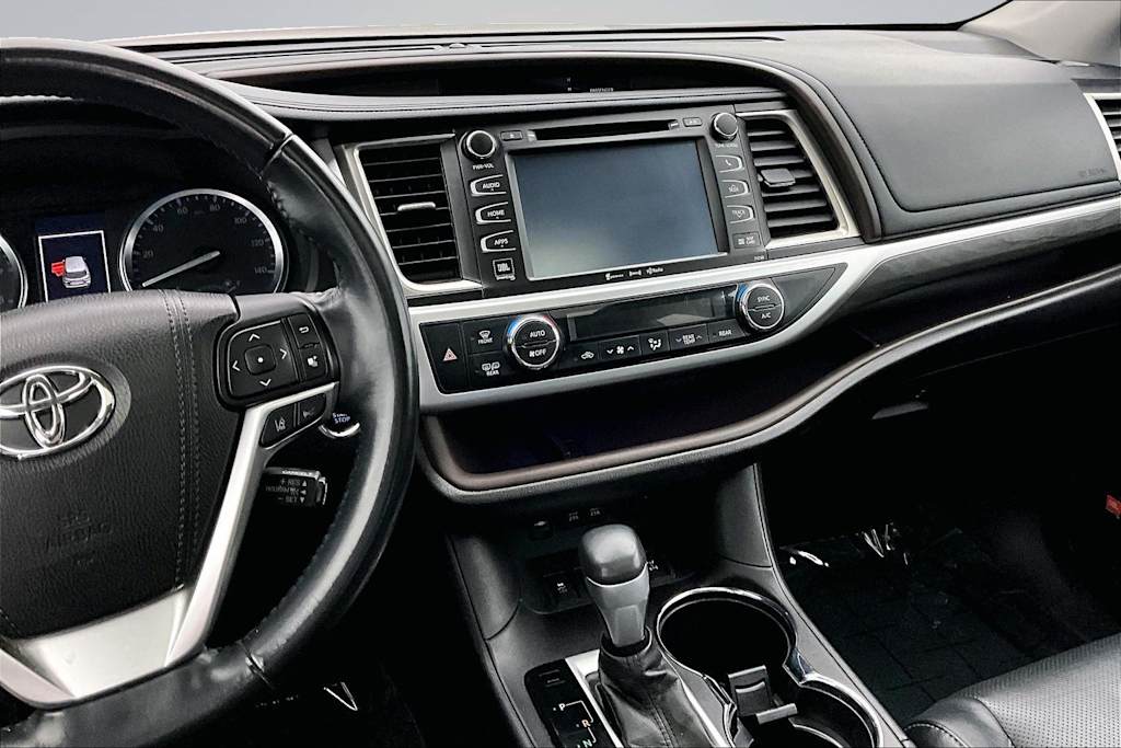 Thumbnail: 2017 Toyota Highlander - 15