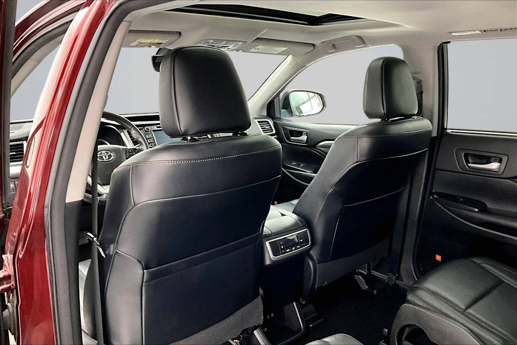 Thumbnail: 2017 Toyota Highlander - 13