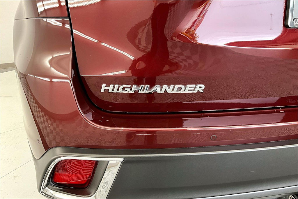 Thumbnail: 2017 Toyota Highlander - 7
