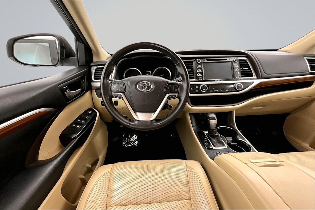 Thumbnail: 2018 Toyota Highlander - 14