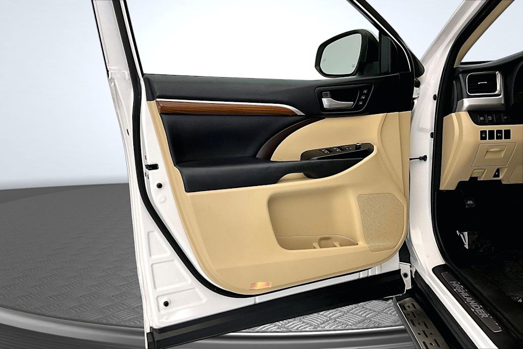 Thumbnail: 2018 Toyota Highlander - 24