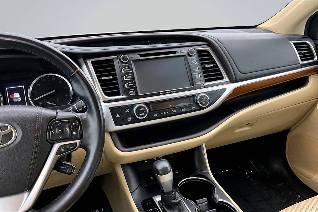 Thumbnail: 2018 Toyota Highlander - 15