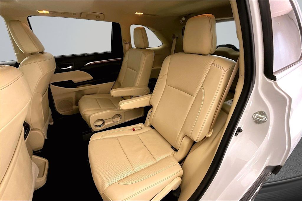 Thumbnail: 2018 Toyota Highlander - 21
