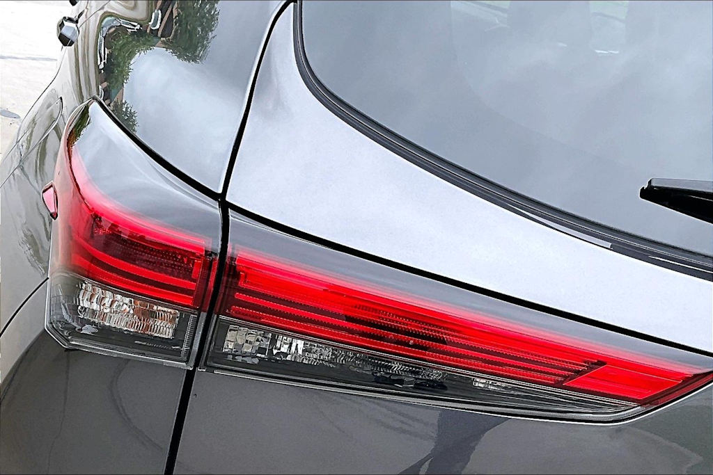 Thumbnail: 2022 Toyota Highlander - 26