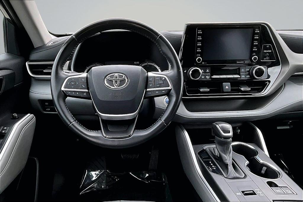 Thumbnail: 2022 Toyota Highlander - 14
