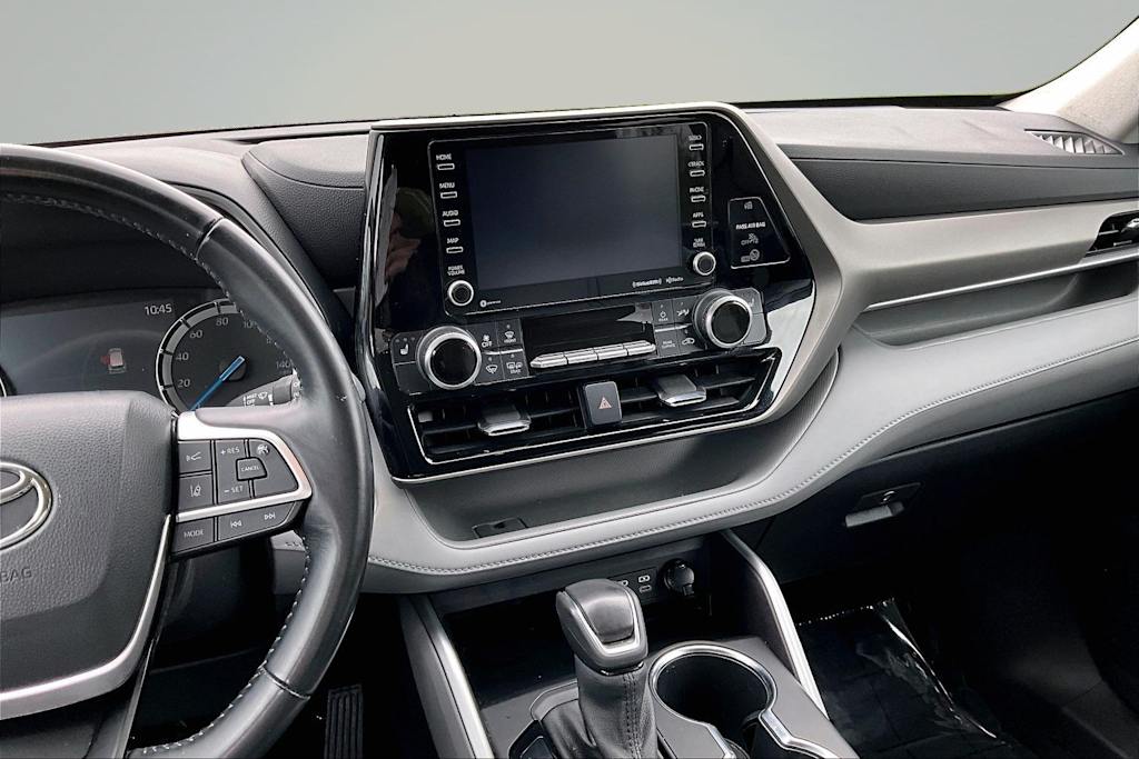 Thumbnail: 2022 Toyota Highlander - 15