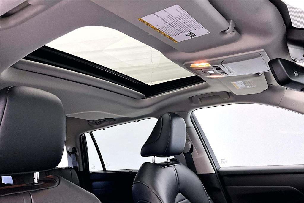 Thumbnail: 2022 Toyota Highlander - 23