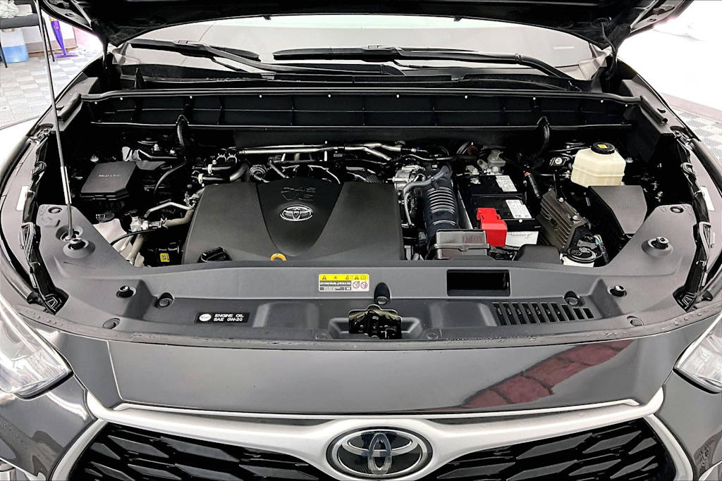 Thumbnail: 2022 Toyota Highlander - 9