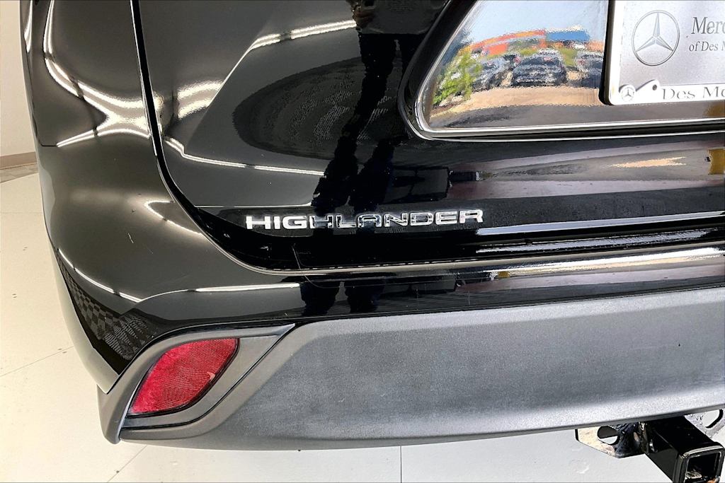 Thumbnail: 2022 Toyota Highlander - 7