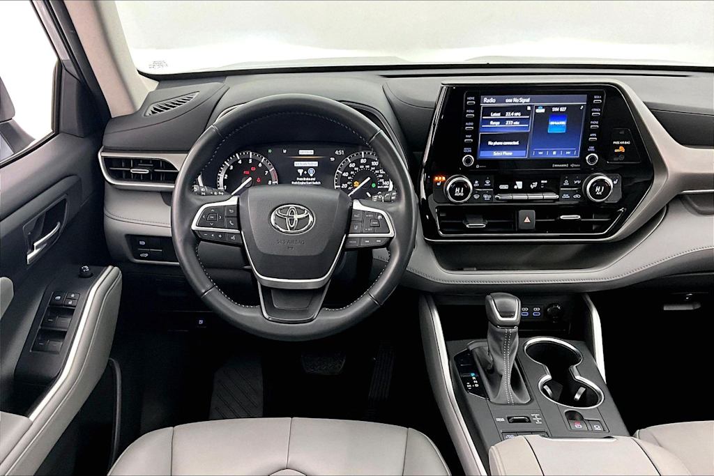 Thumbnail: 2022 Toyota Highlander - 14