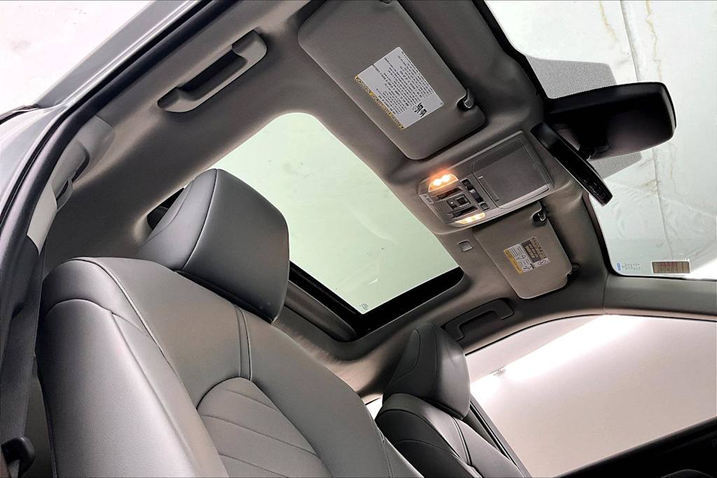 Thumbnail: 2022 Toyota Highlander - 23