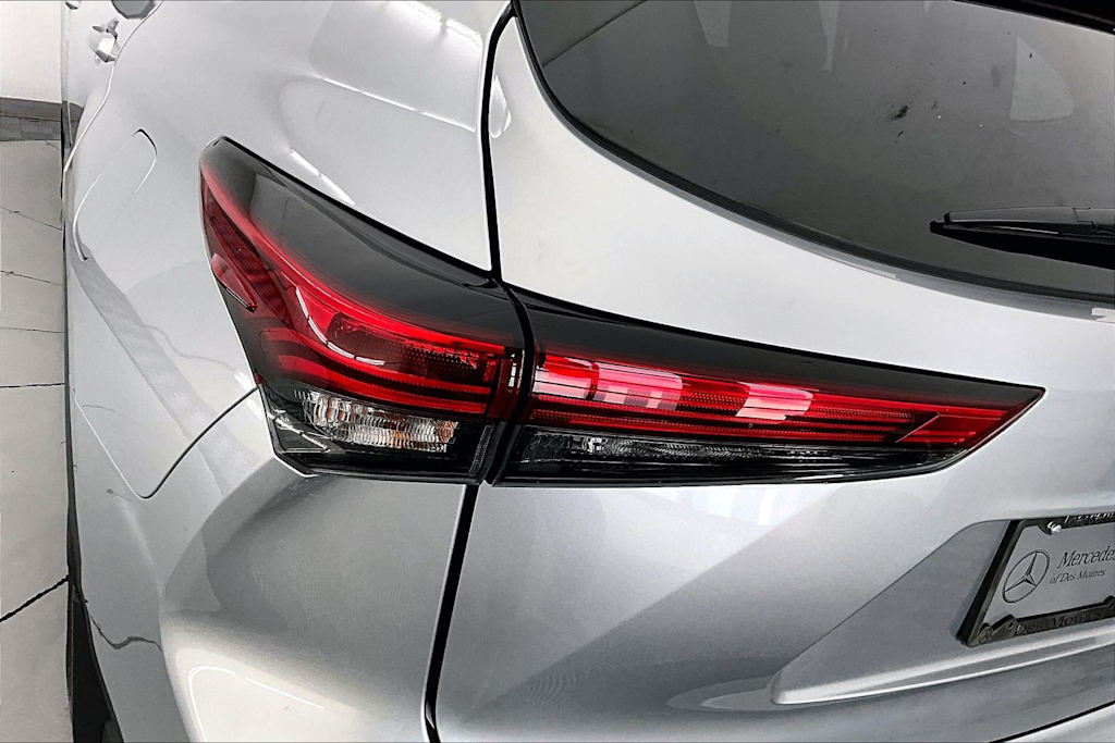 Thumbnail: 2022 Toyota Highlander - 26